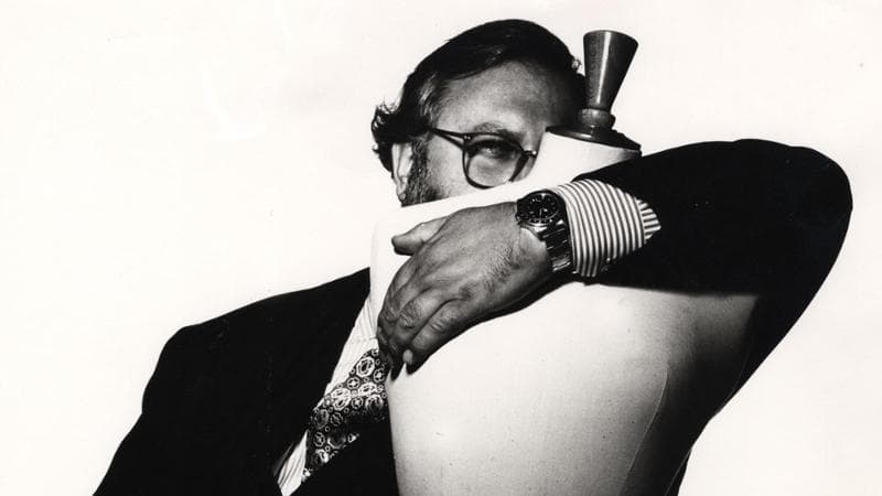 Gianfranco Ferré (1944-2007) fotografato da Tyen nel 1990. (Courtesy of Centro di Ricerca Gianfranco Ferré, Politecnico di Milano)