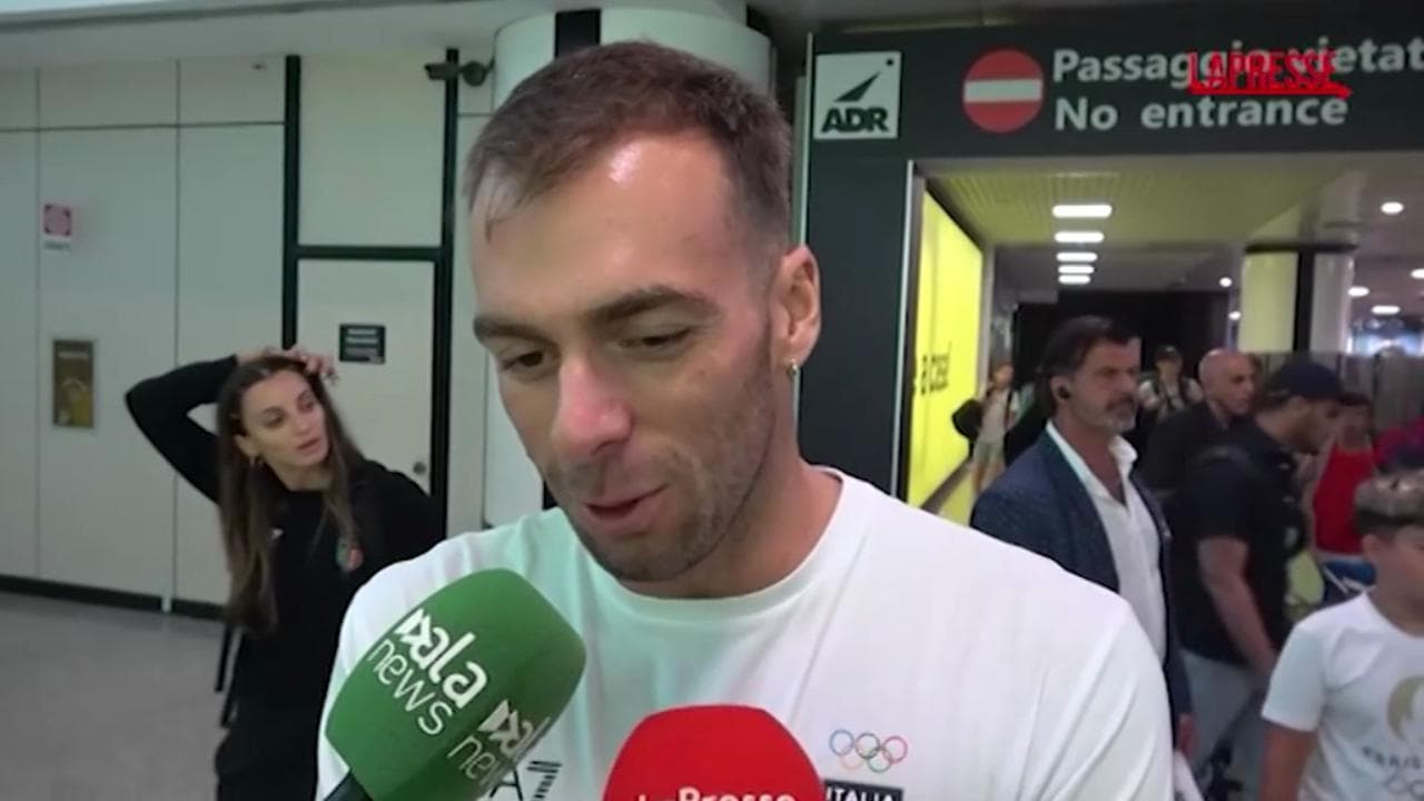 Parigi 2024, Paltrinieri rientra a Fiumicino: "Tutto incredibile, sarebbe bello arrivare a Los Angeles"