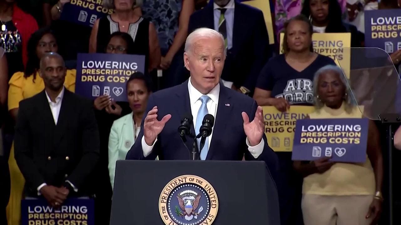 Biden lancia Harris: "Sarà una grande presidente" e prende in giro Trump, chiamandolo Donald Dump