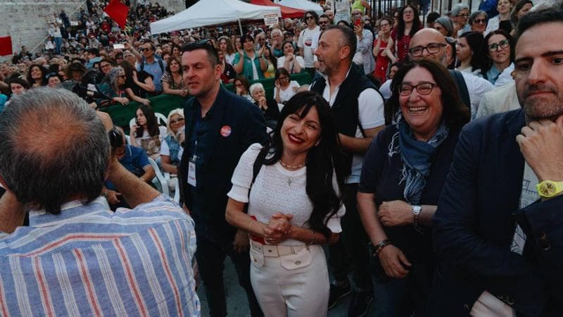 PERUGIA - Perugia- piazza 4 novembre- oltre 5000 persone gremiscono la piazza per la chiusura della campagna elettorale della candidata sindaca Vittoria Ferdinandi sostenuta da tutte le forze del centro sinistra in piazza Stefania Proietti , sindaca di Assisi. (PERUGIA - 2024-06-07, emanuela bianconi) p.s. la foto e' utilizzabile nel rispetto del contesto in cui e' stata scattata, e senza intento diffamatorio del decoro delle persone rappresentate