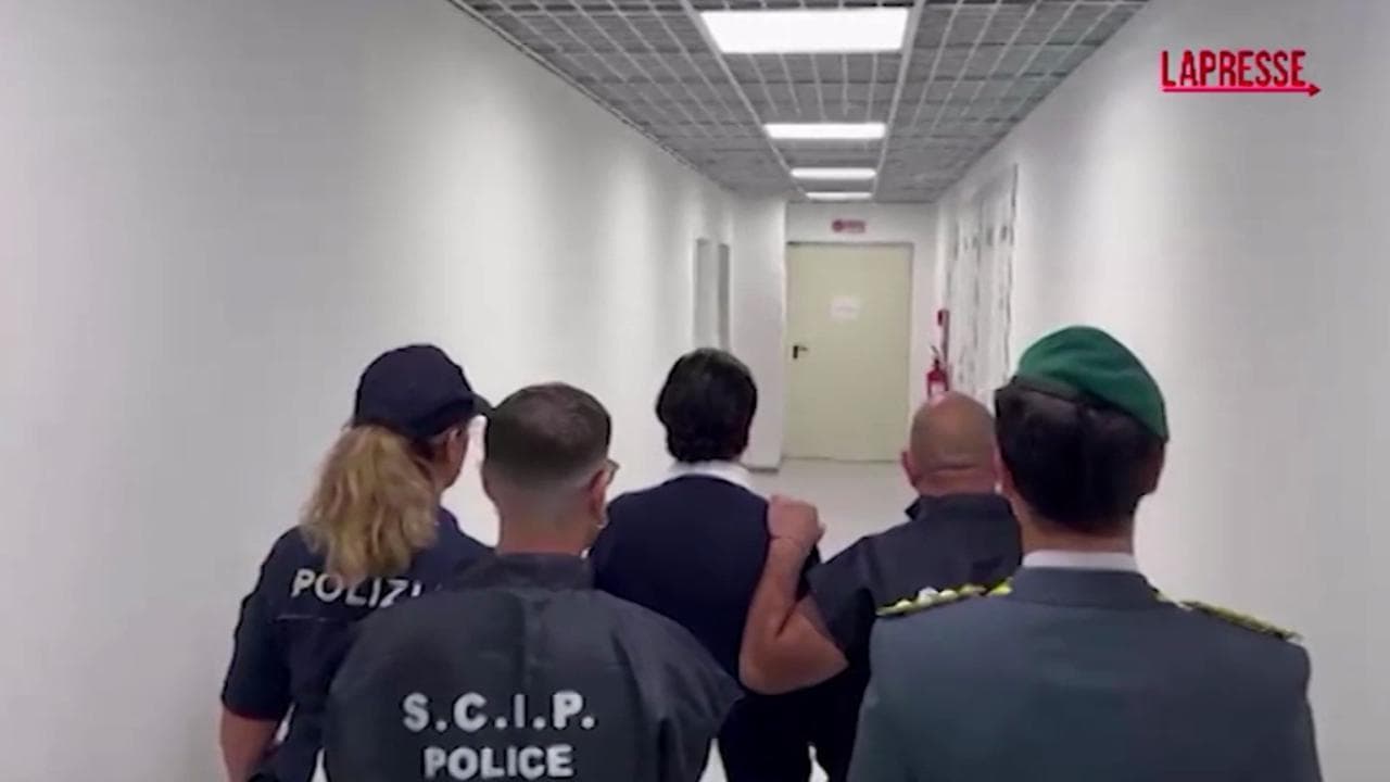 Danilo Coppola estradato in Italia dagli Emirati Arabi Uniti: l'immobiliarista a Fiumicino scortato dalle forze dell'ordine