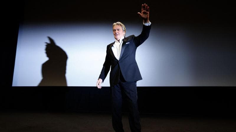 L’addio alle scene di Alain Delon, la Palma d’oro a Cannes e la lettera al suo pubblico