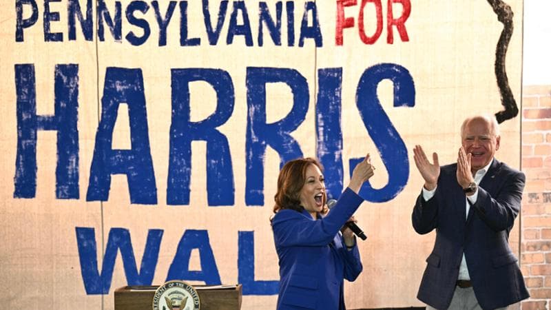 In viaggio con Kamala Harris verso la convention di Chicago
