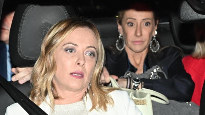 Scontro Anm-FdI su Arianna Meloni, i pm: “Attacchi pericolosi. Vogliono delegittimarci”. Delmastro: “Presa di posizione che stranisce”
