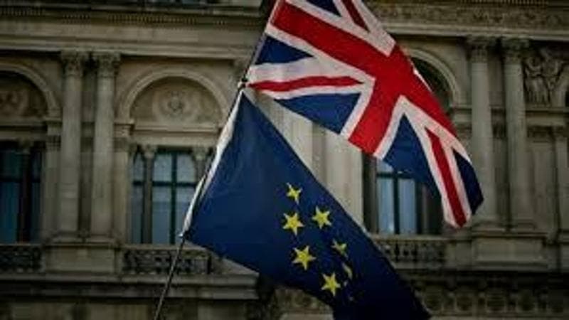 Brexit, un visto per i cittadini inglesi che entrano in Ue: dal 2025 dovranno pagare 7 euro a persona
