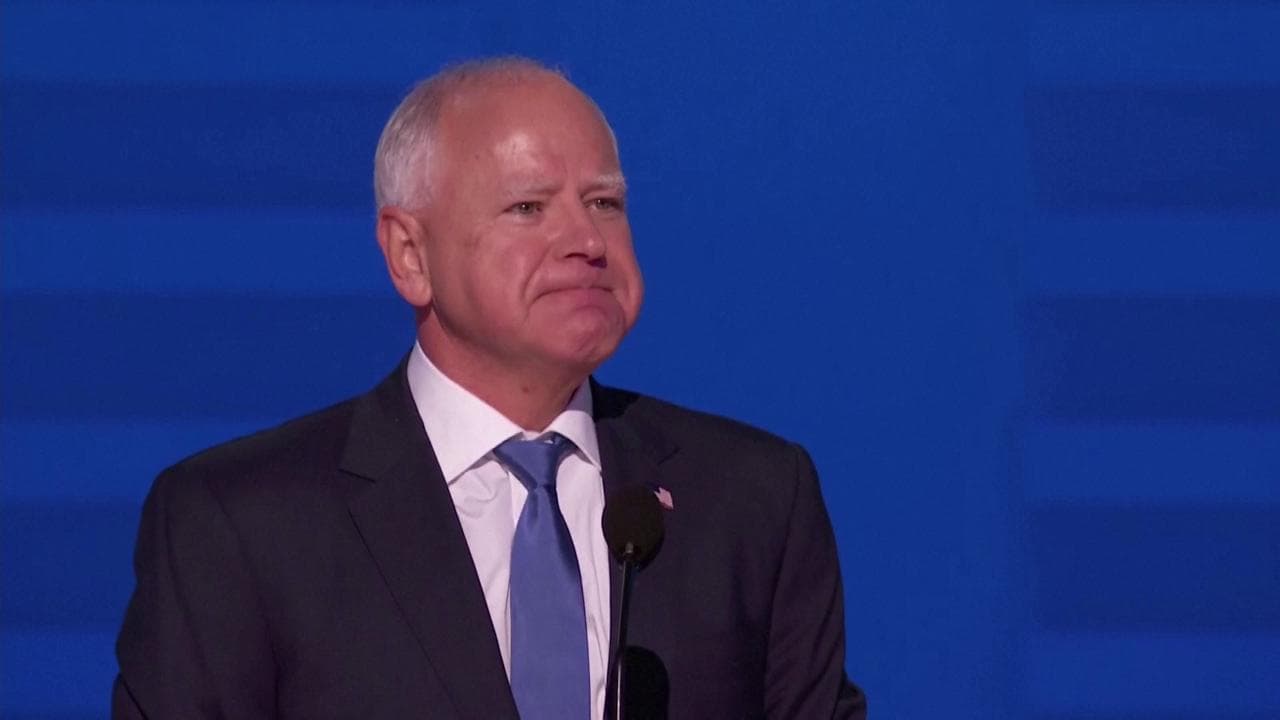 Presidenziali Usa, Walz accetta la nomination a vice di Harris: "Siamo qui per un motivo"