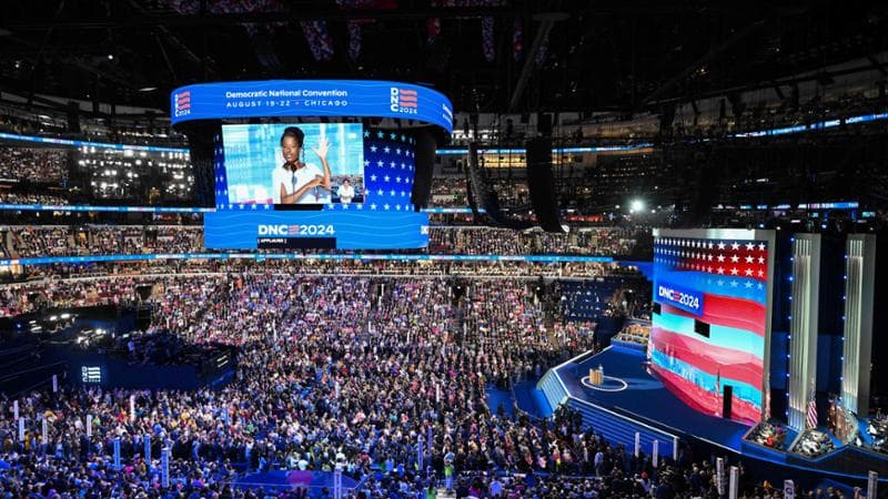 Il graffio di Bill Clinton a Chicago: per Kamala il talento per la rimonta dell’ex presidente