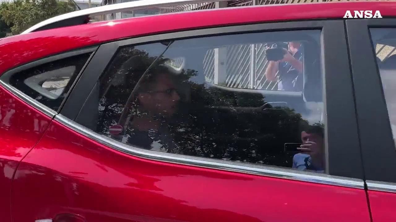 Sharon Verzeni, il compagno Sergio Ruocco in caserma dopo un nuovo sopralluogo nella casa della vittima