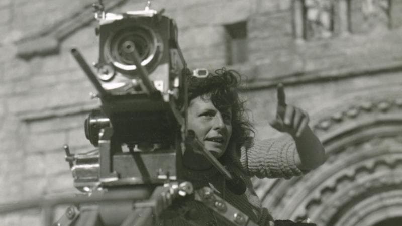 Leni Riefenstahl, lo sguardo sull’abisso della regista di Hitler che inventò le fake news