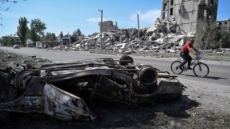 Donbass, il sindaco di Myrnohrad: “Bombe e razzi senza sosta. Siamo il nuovo obiettivo di Mosca”
