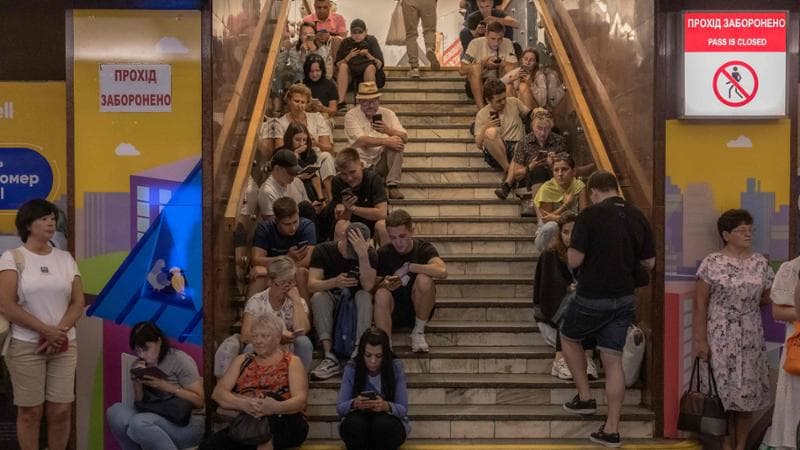 Tutta l’Ucraina sotto attacco. Mosca colpisce città e centrali paura per la diga sul Dnipro