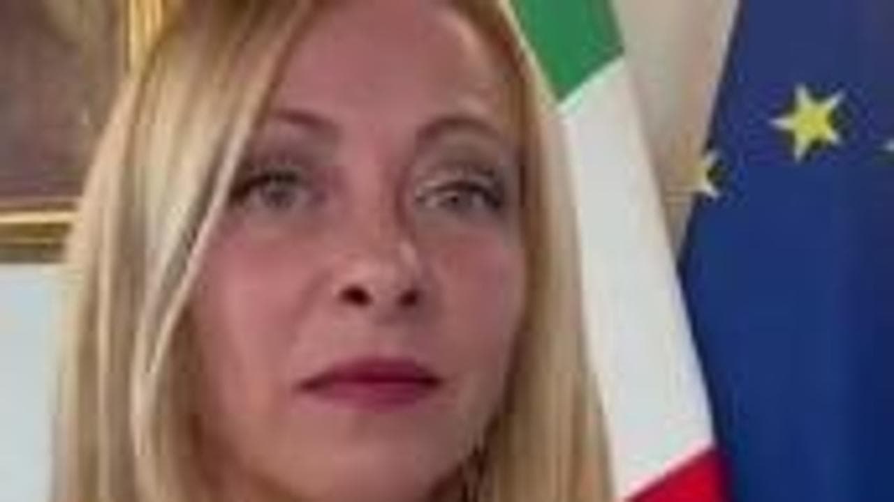 Giorgia Meloni, il video dopo le vacanze: "Eccomi qua, sono ricomparsa, richiamate tutte le unità"