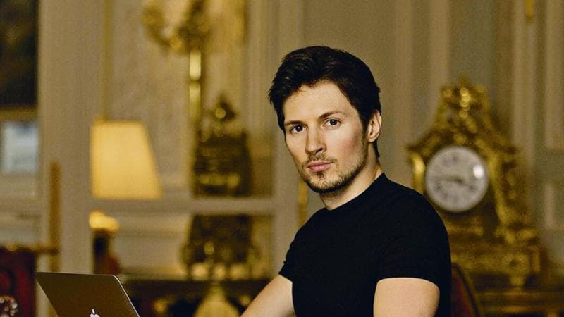 Durov, tutti i misteri del caso: dagli incontri con Macron ai rapporti con Putin fino al telefono hackerato
