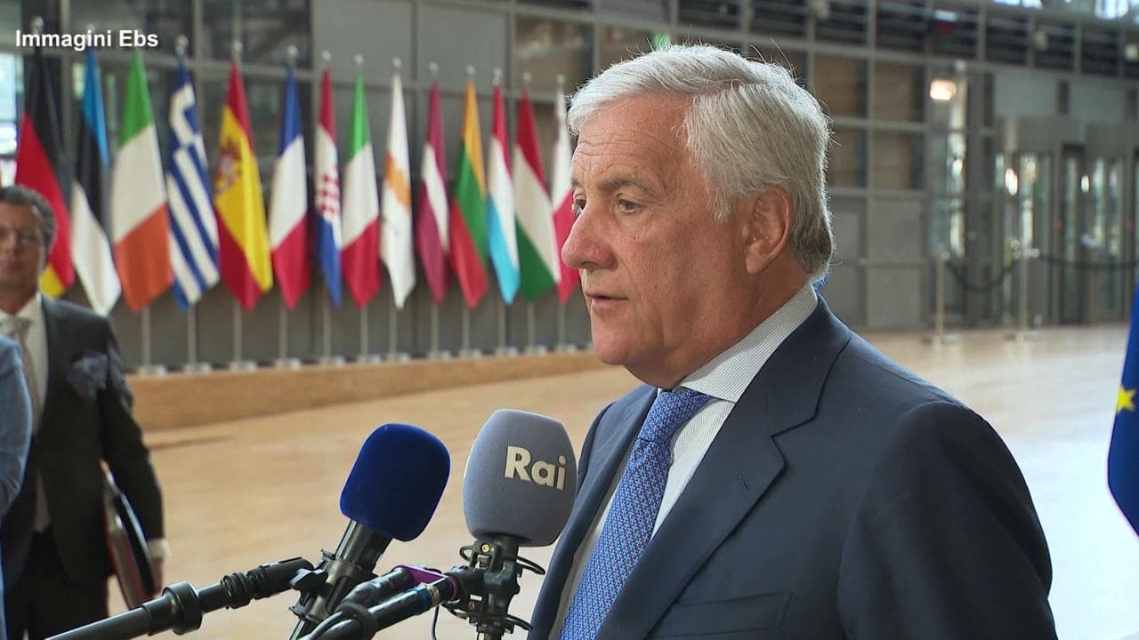 Commissario Ue, Tajani appoggia Fitto: "Italia ultima nelle candidature? Non è una corsa"