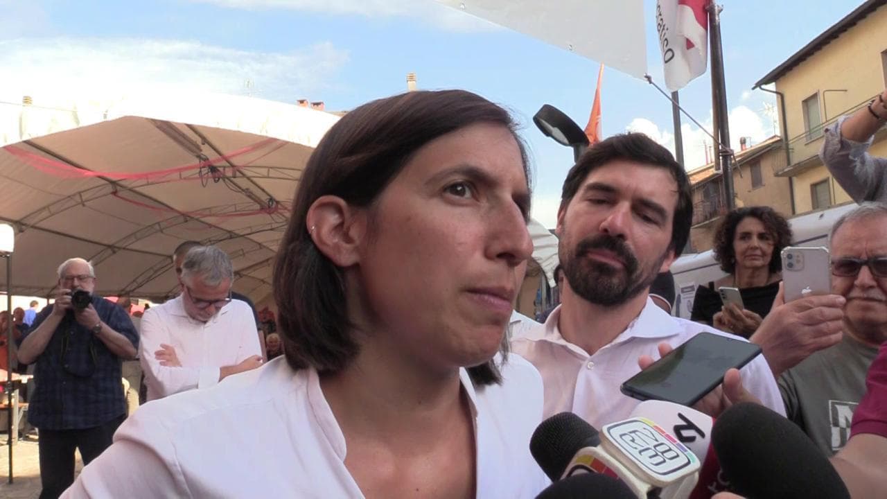 Schlein: "Gravissimo se il governo cancella l'assegno unico"