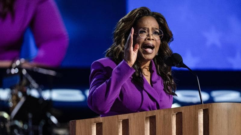 Winfrey durante il suo intervento alla convention democratica di Chicago, il 21 agosto
