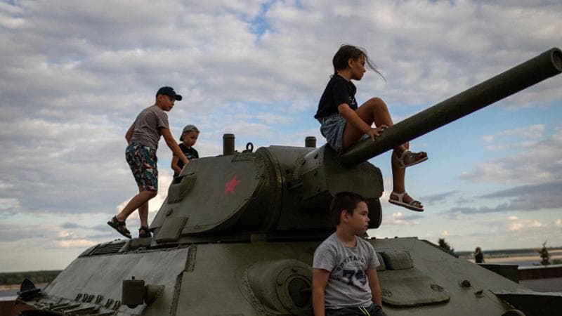 bambini su un carro armato a Volgograd © ALESSANDRO COSMELLI