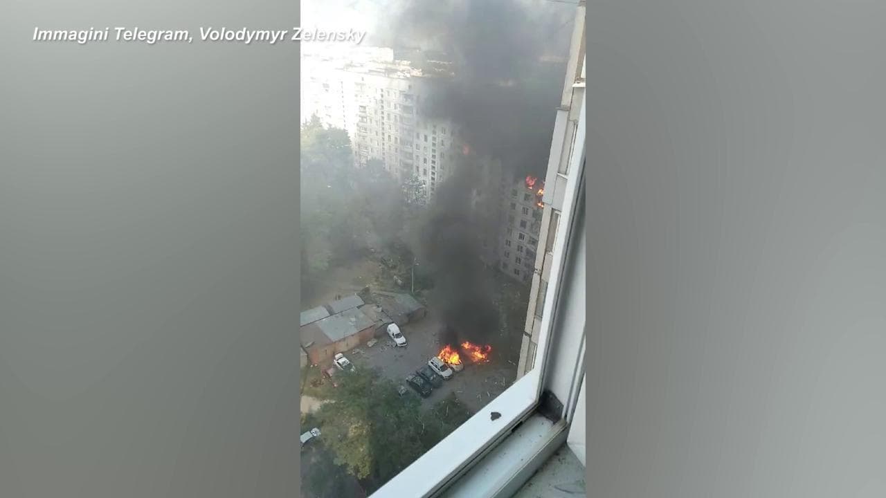 Ucraina, raid russi su Kharkiv: un bambino in un parco giochi tra le vittime