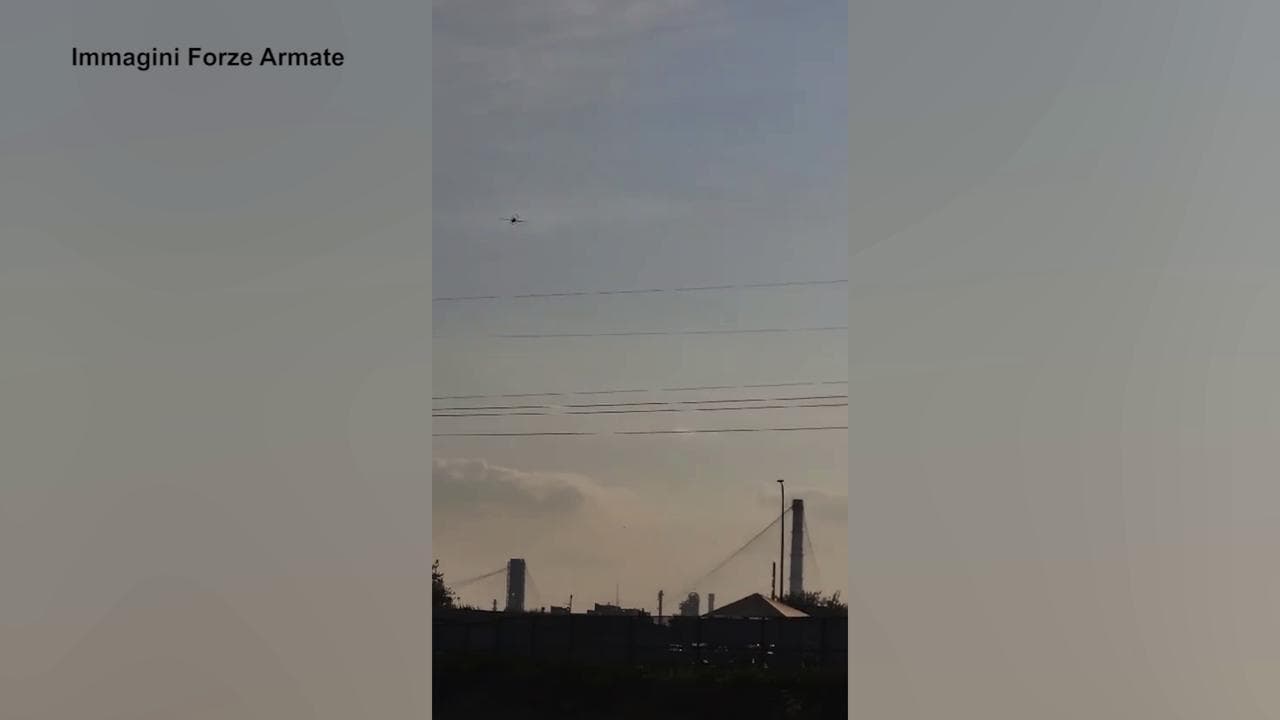Russia, attacco ucraino su Mosca con droni: incendio in una raffineria di petrolio