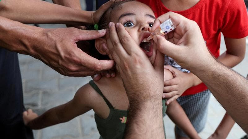 “Non sarà un tranello?”: lacrime e paura ma a Gaza tutti in fila per il vaccino anti-polio