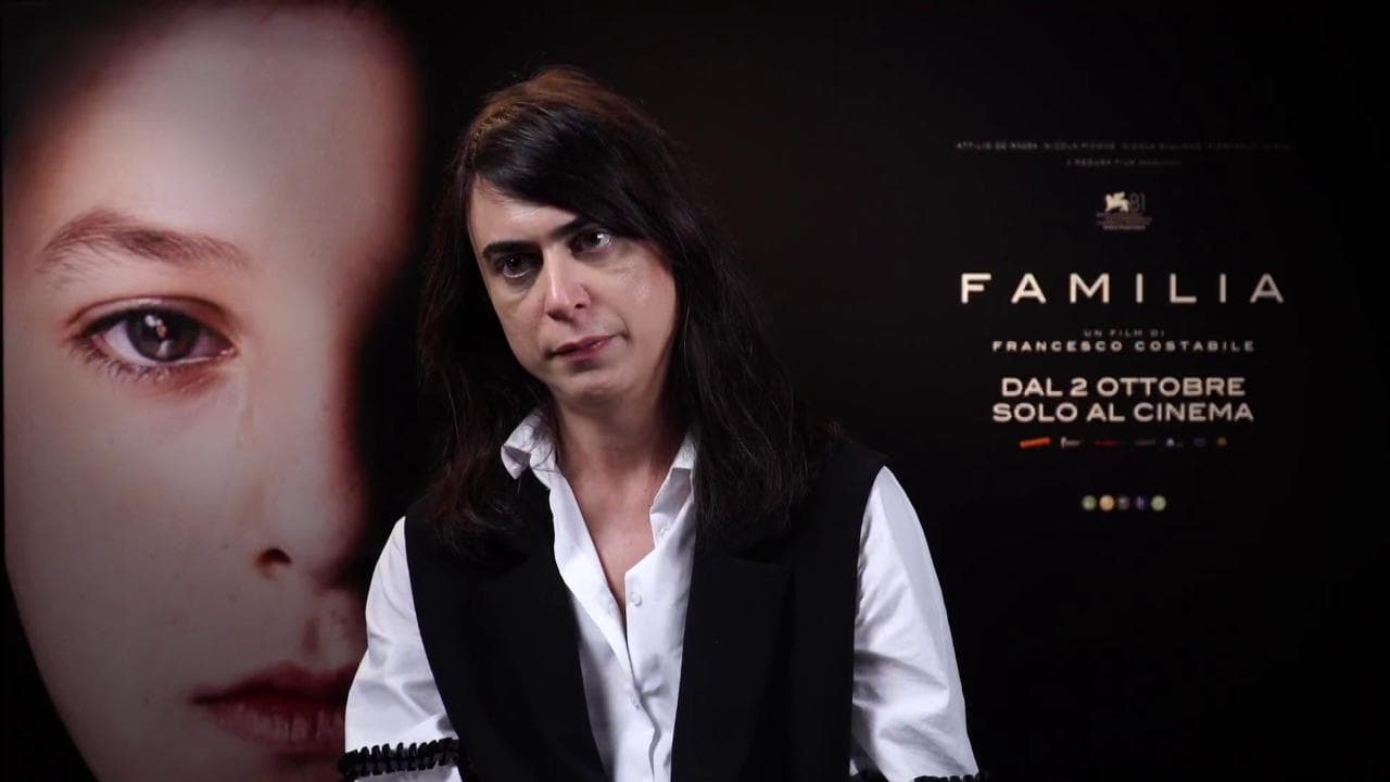 'Familia', a Venezia 81 il doloroso film di Francesco Costabile: “Troppe storie di violenza alle donne ridotti a mera statistica. Dietro i numeri ci sono vite, madri, figli. Questo film è per loro”
