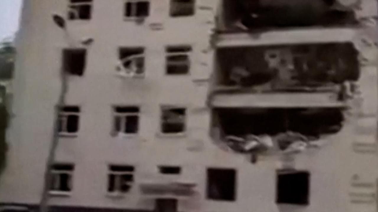 Attacco russo su scuola e ospedale a Poltava: gli edifici sventrati dai missili