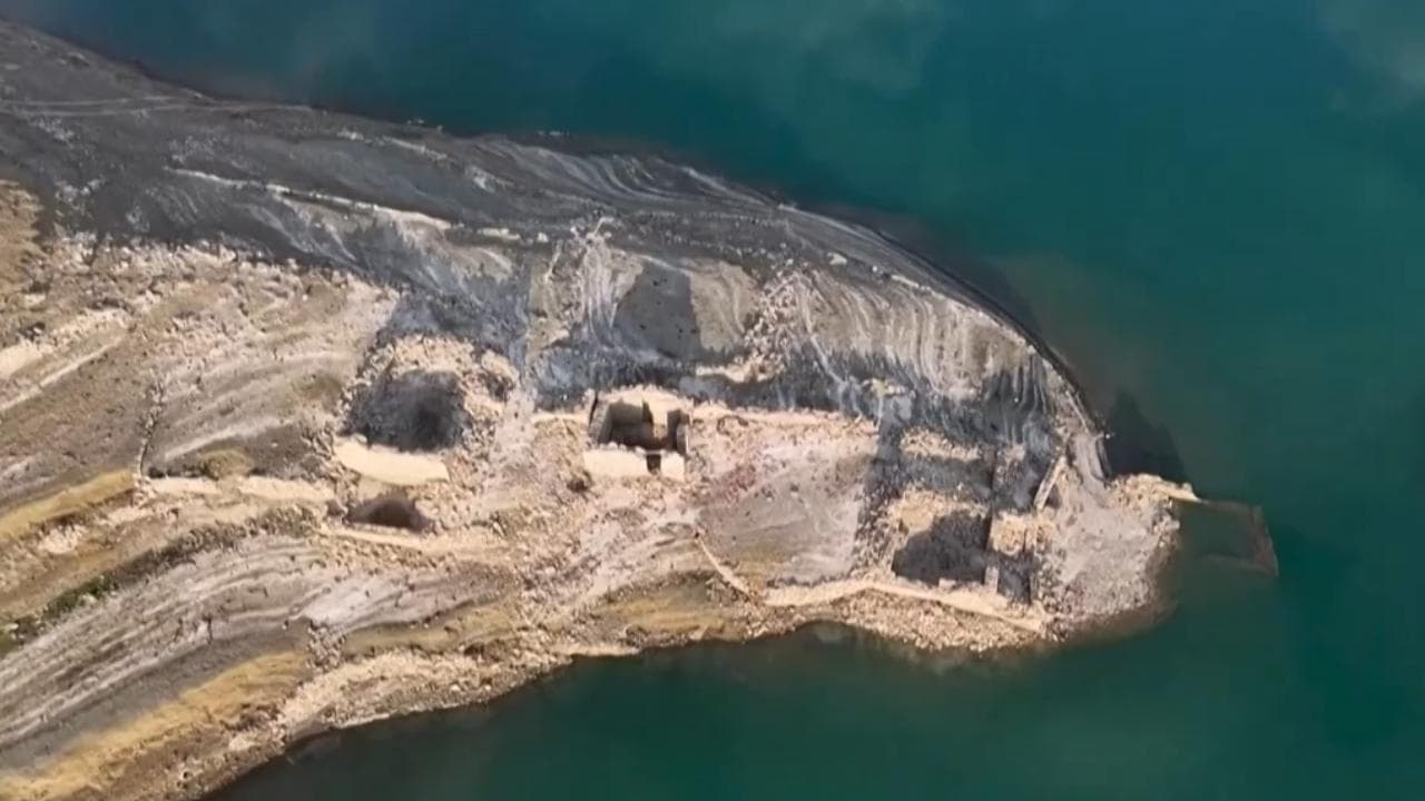 Grecia, dal lago in secca riemerge il villaggio perduto di Kallio