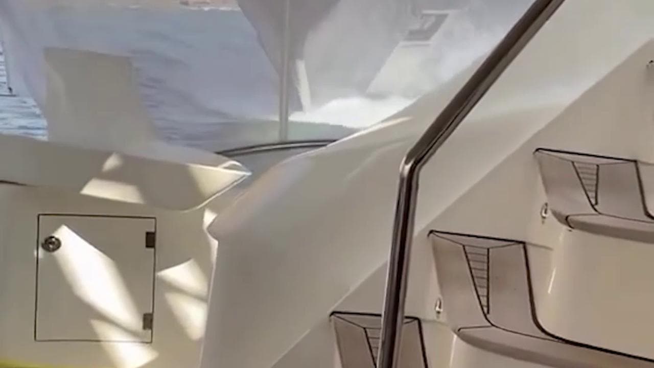 Turchia, mega yacht da 127 milioni di dollari sperona un'altra imbarcazione: il video dell'incidente