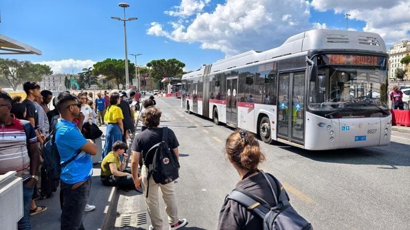 Sindacati, lunedì 9 sciopero 8 ore mezzi pubblici