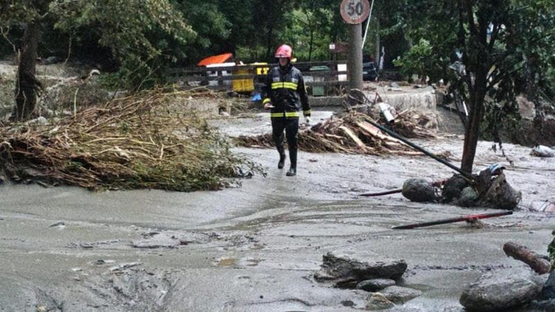 Uno dei 50 soccorsi effettuati dai Vigili del fuoco tra Savona e Torino a seguito dell'ondata di maltempo