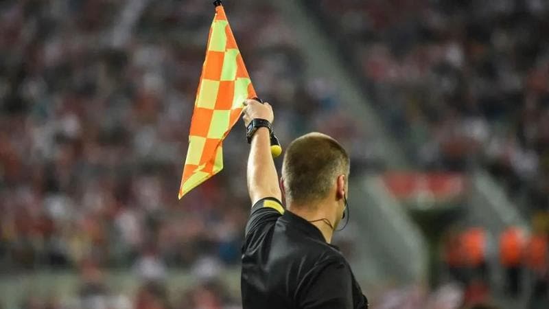 Abolire il fuorigioco dai campionati amatoriali per evitare liti violente e risse: l’idea della Federcalcio olandese