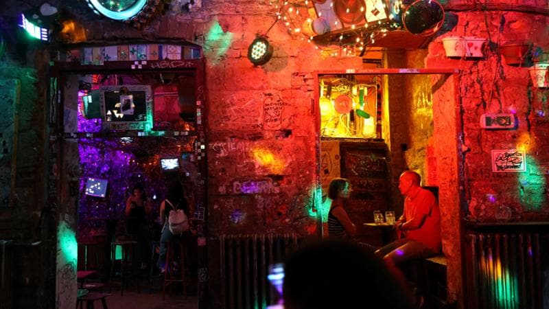 Szimpla Kert, uno dei fulcri della movida della capitale ungherese