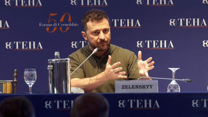 Guerra Ucraina - Russia, le news di oggi. Zelensky in Italia scherza: “Attaccare il Cremlino? Peccato non si possa fare. Vedrò Meloni”. Raid russo su Pavlograd: 50 feriti