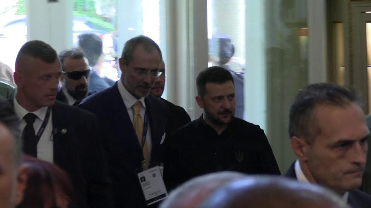 Tra guerra e pace a Cernobbio, con l'interrogativo sulle armi. Ma sfuma l'incontro tra Zelensky e Orban