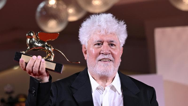 Almodóvar vince il Leone d’oro, premiata anche l’Italia con ‘Vermiglio’ di Maura Delpero: vincono i temi importanti con film che parlano al grande pubblico