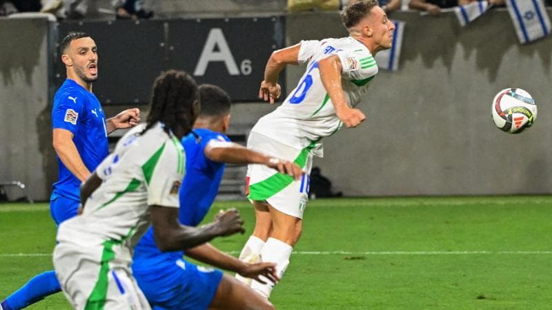 Il gol di petto di Davide Frattesi contro Israele