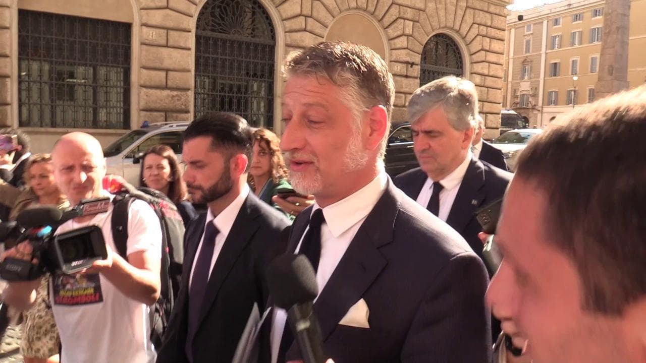 Il neo ministro Giuli lascia Montecitorio dopo il Question time: "Ho detto tutto quello che avevo da dire"