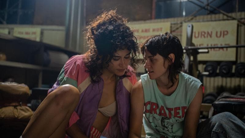 ‘Love lies bleeding’, i muscoli e le armi sono un affare da donne. La recensione