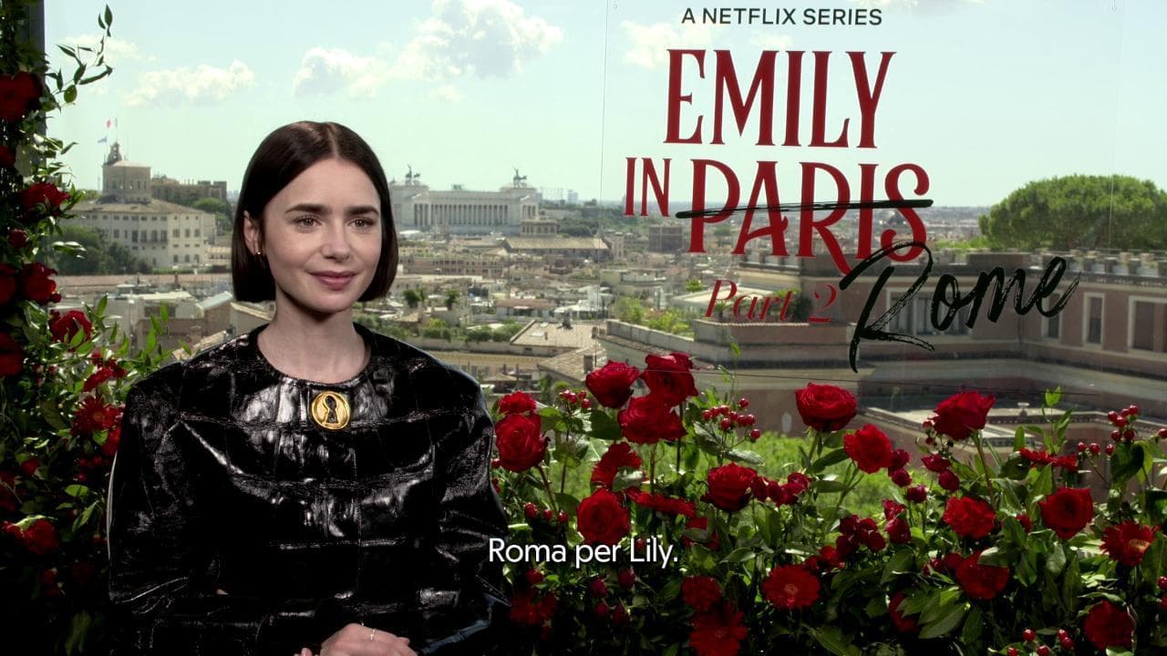 Lily Collins di 'Emily in Paris': "Il mio omaggio a Vacanze romane. Ma nessuno sarà mai come Audrey Hepburn"