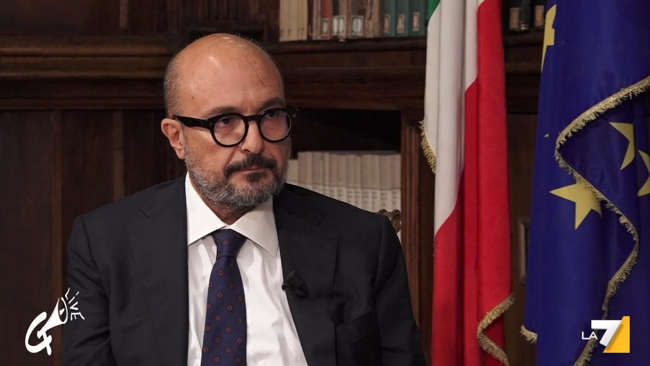 Propaganda Live, l'intervista parodia di Marzilli a Sangiuliano: "Ho fatto tutto questo per voi"