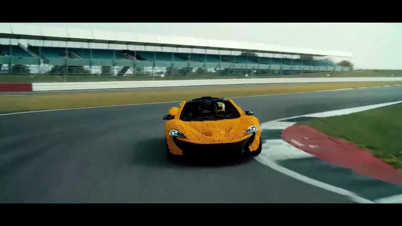 McLaren, Norris prova la Supercar P1 costruita con i Lego