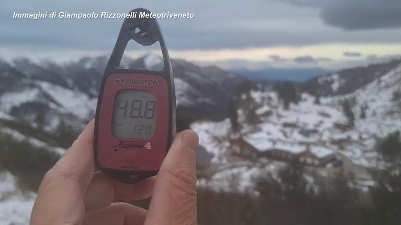 Trentino, raffiche di vento fino a 130 km orari: allerta della Protezione civile