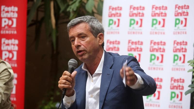 Andrea Orlando alla festa dell'Unita' in piazzetta Don Gallo a Genova
