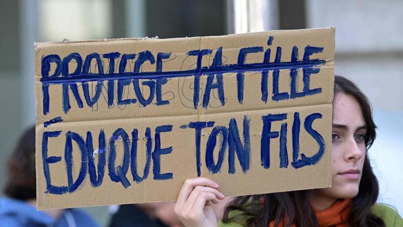 “Siamo tutte Gisèle”, migliaia in piazza in Francia per la donna fatta violentare per anni dal marito
