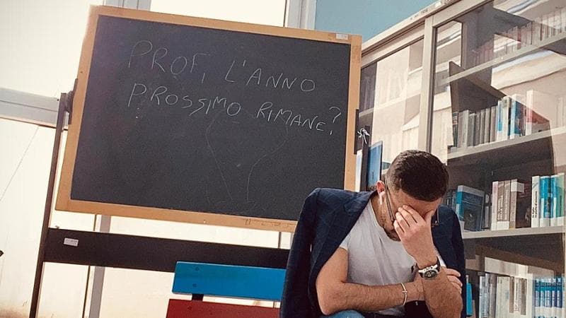 Le lacrime del professore Domenico Perrone a fine anno
