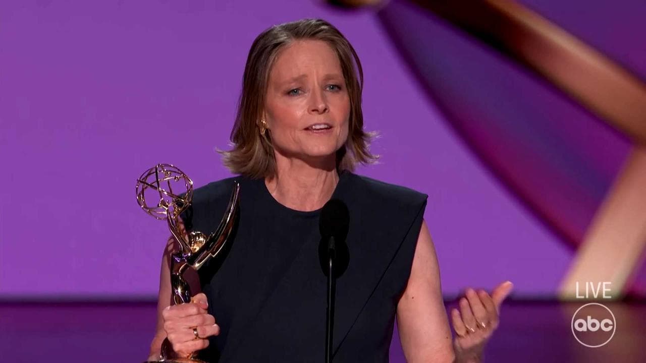 Jodie Foster premiata agli Emmy racconta gli Inuit: "Una benedizione poter ascoltare le loro storie"