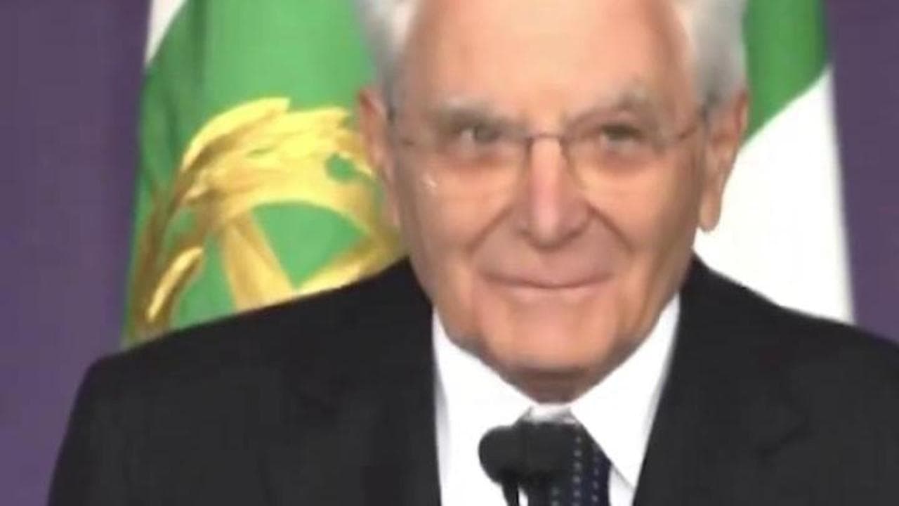 Mattarella a Cagliari, il saluto "a totu sa genti sarda"