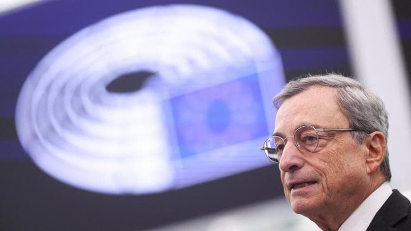 Draghi al Parlamento Ue: “Rischiamo di avere un’Europa meno libera. No a debito comune è opporsi a obiettivi Ue”