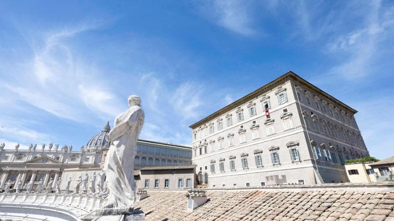 Caso dossieraggi, anche il Vaticano apre un fascicolo: incontro tra il pm del Papa e Raffaele Cantone