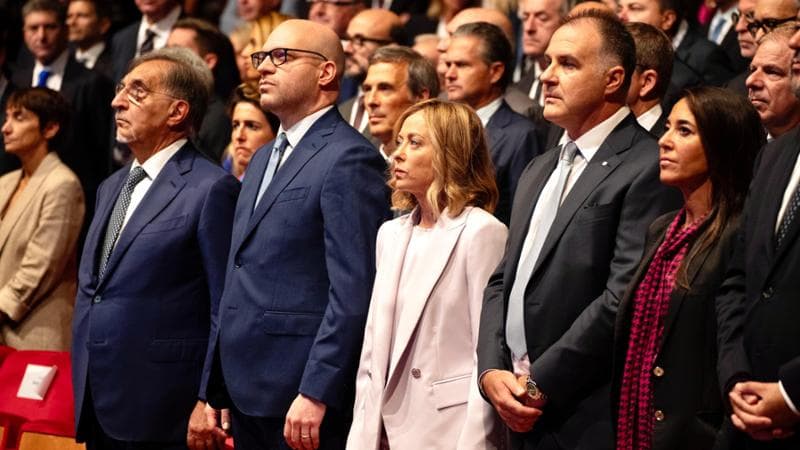 La premier Giorgia Meloni all'assemblea di Confindustria. Da sinistra il presidente dell Senato La Russa, il presidente della Camera Fontana, la premier Meloni e il presidente di Confindustria Orsini
